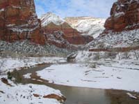 12-views_along_trail_to_Angels_Landing_with_Virgin_River