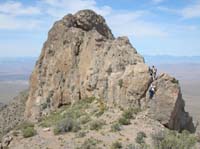 062-time_to_navigate_the_knife_edge_to_the_peak-Tomasz_Jan_and_Bill_leading_the_way