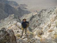 35-I'm_having_a_great_time-wonderful_views-valley_is_about_2000_feet_below