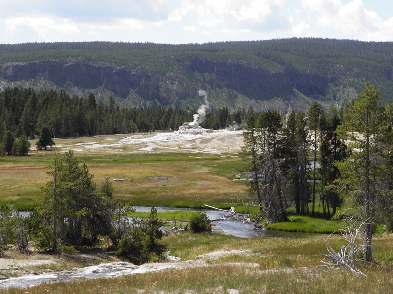 04-terrain_with_Castle_Geyser_in_background