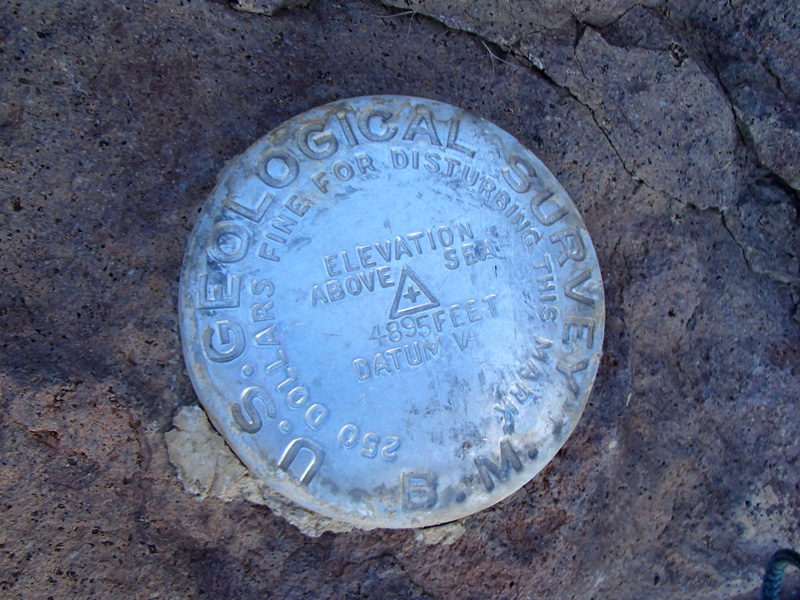 07-USGS_marker_for_peak