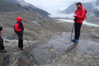 020-guide_stopped_to_provide_commentary-Kenny_intently_listens